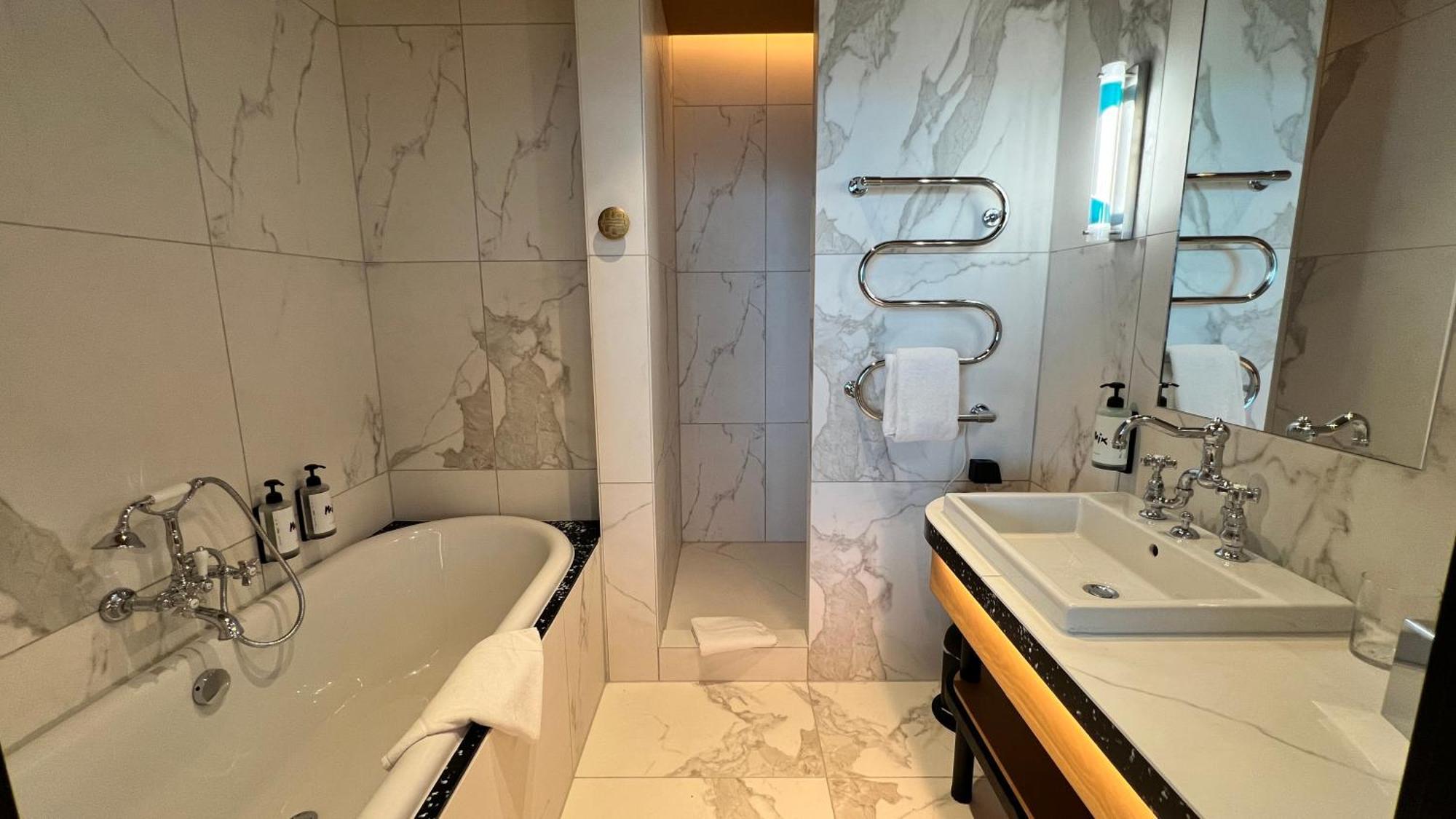 Suite 50 Grand Vista